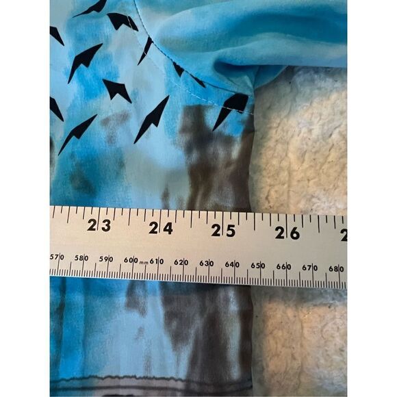 Vintage graphic, lightweight button-down, short sleeve shirt - Picture 4 of 7